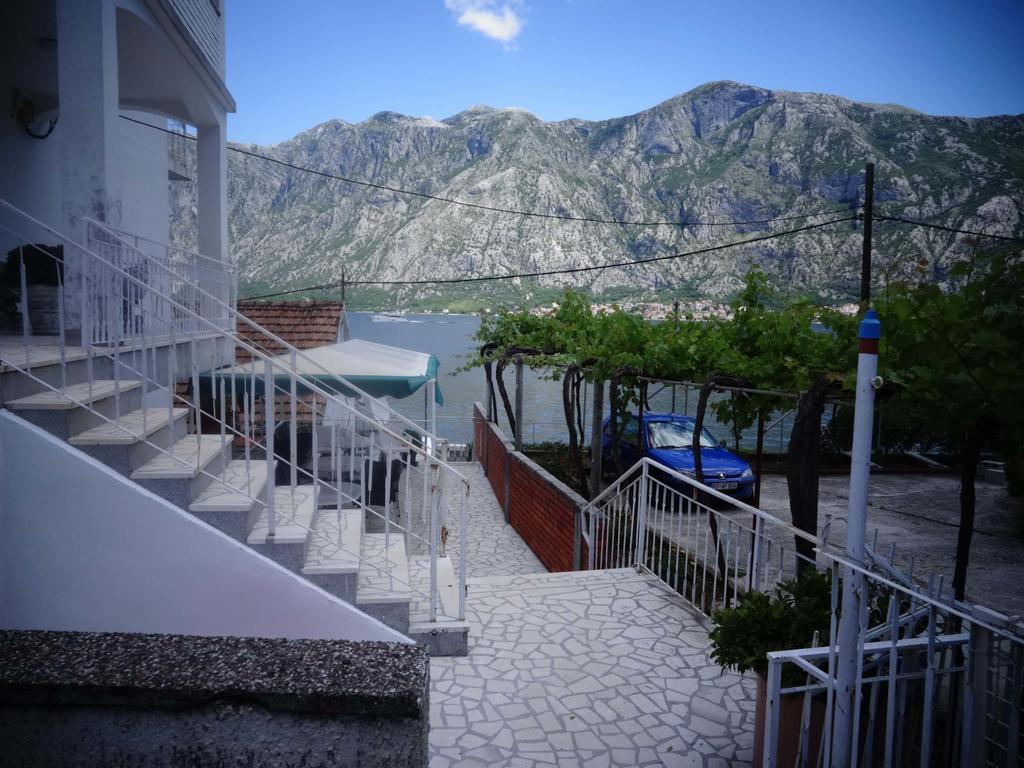 Seaside Apartments And Rooms Kotor Exterior foto